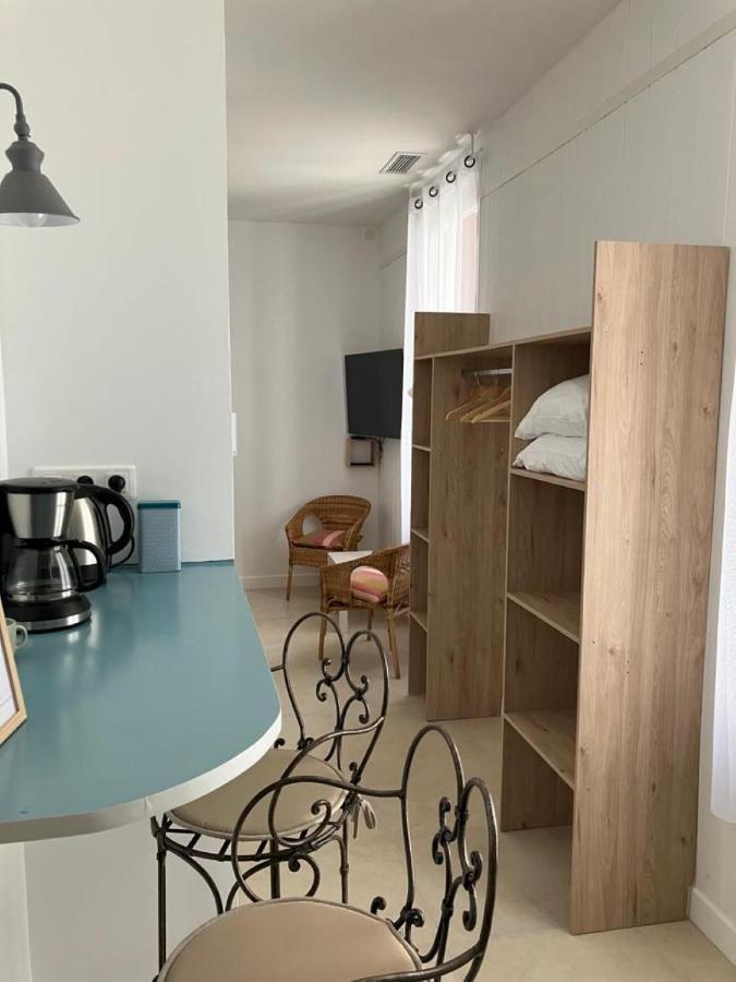 Appartement Calme Centre Ville A 80M Des Halles Narbonne Kültér fotó